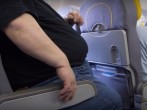 Fight over Knee Defender anti-reclining seat lock grounds United flight in Chicago