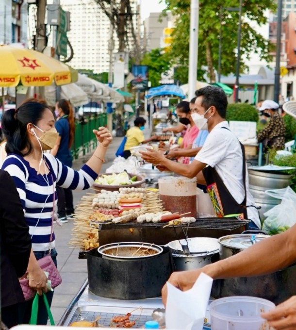 Here's the Cheaper Yet Delish Street Foods in Thailand That You Must Try